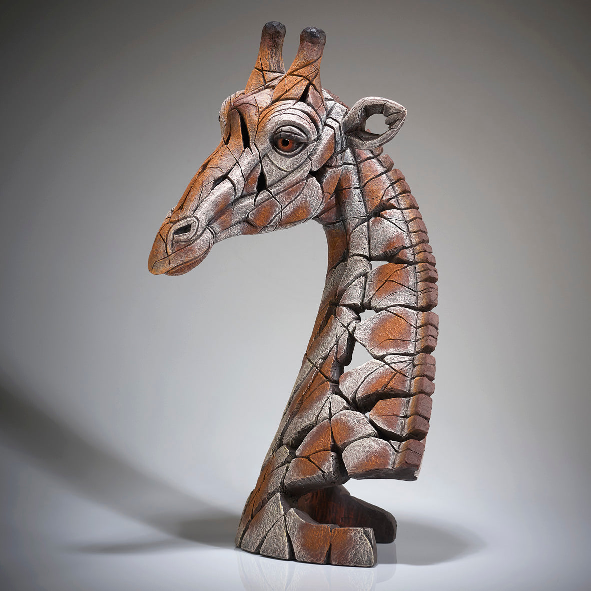 Giraffe best sale clay sculpture